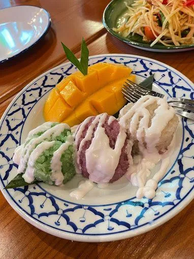 Three-colour mango sticky rice